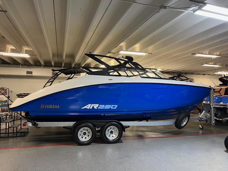 2025 Yamaha Boats AR250 Boat