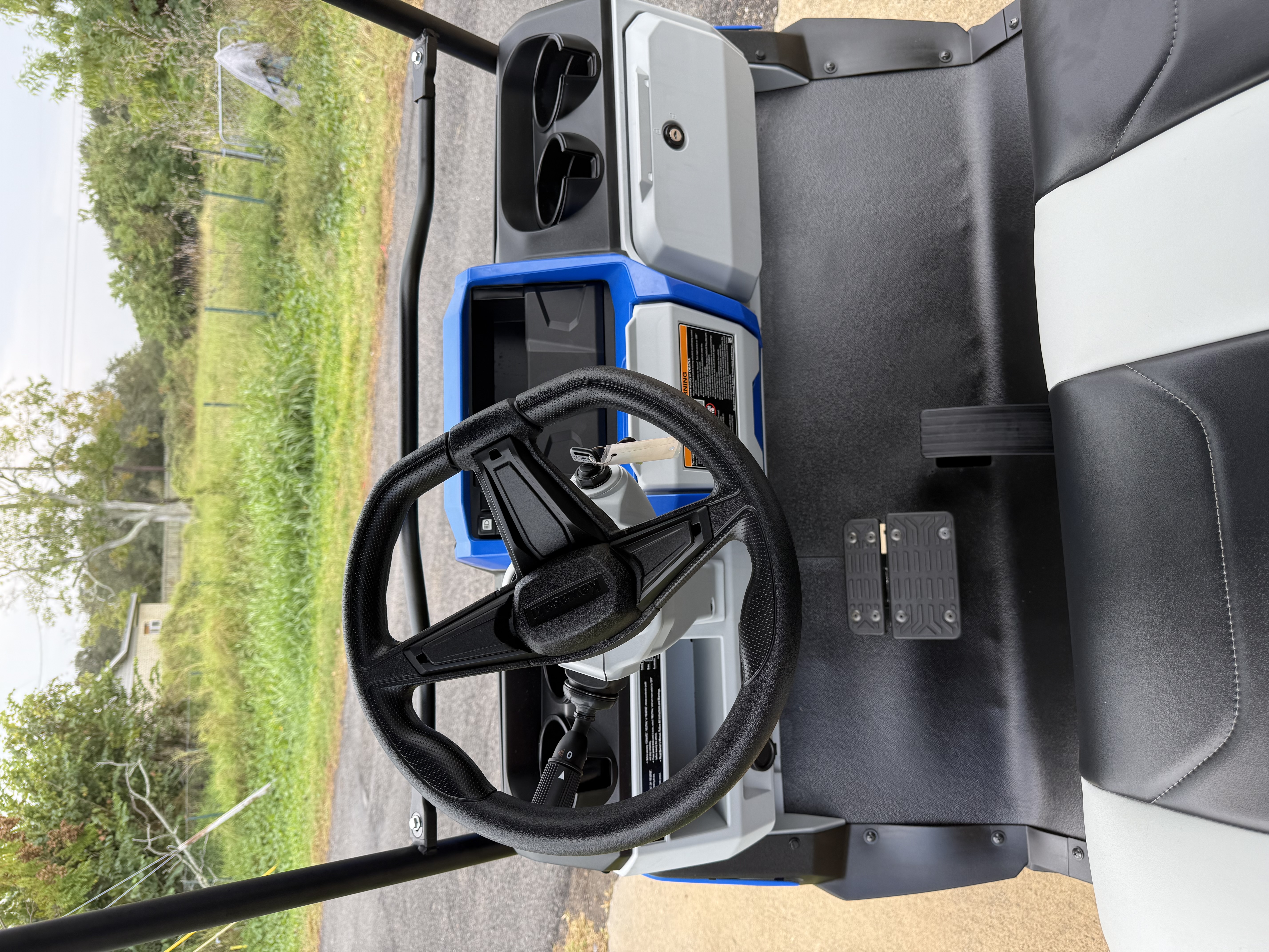 2025 Kawasaki NAV 4e Golf Car