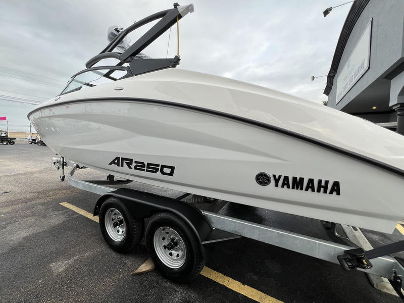 2025 Yamaha Boats AR250 Boat