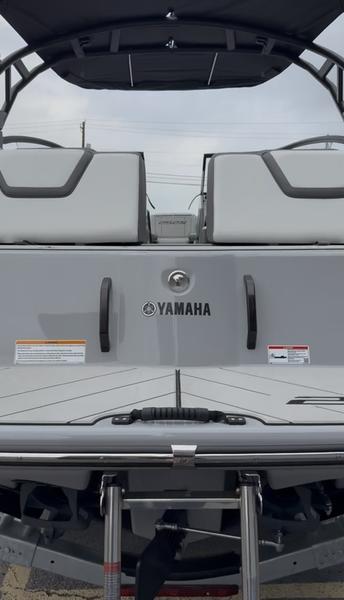 2026 Yamaha Boats 252XE Boat