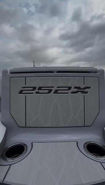 2026 Yamaha Boats 252XE Boat