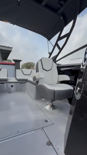 2026 Yamaha Boats 252XE Boat