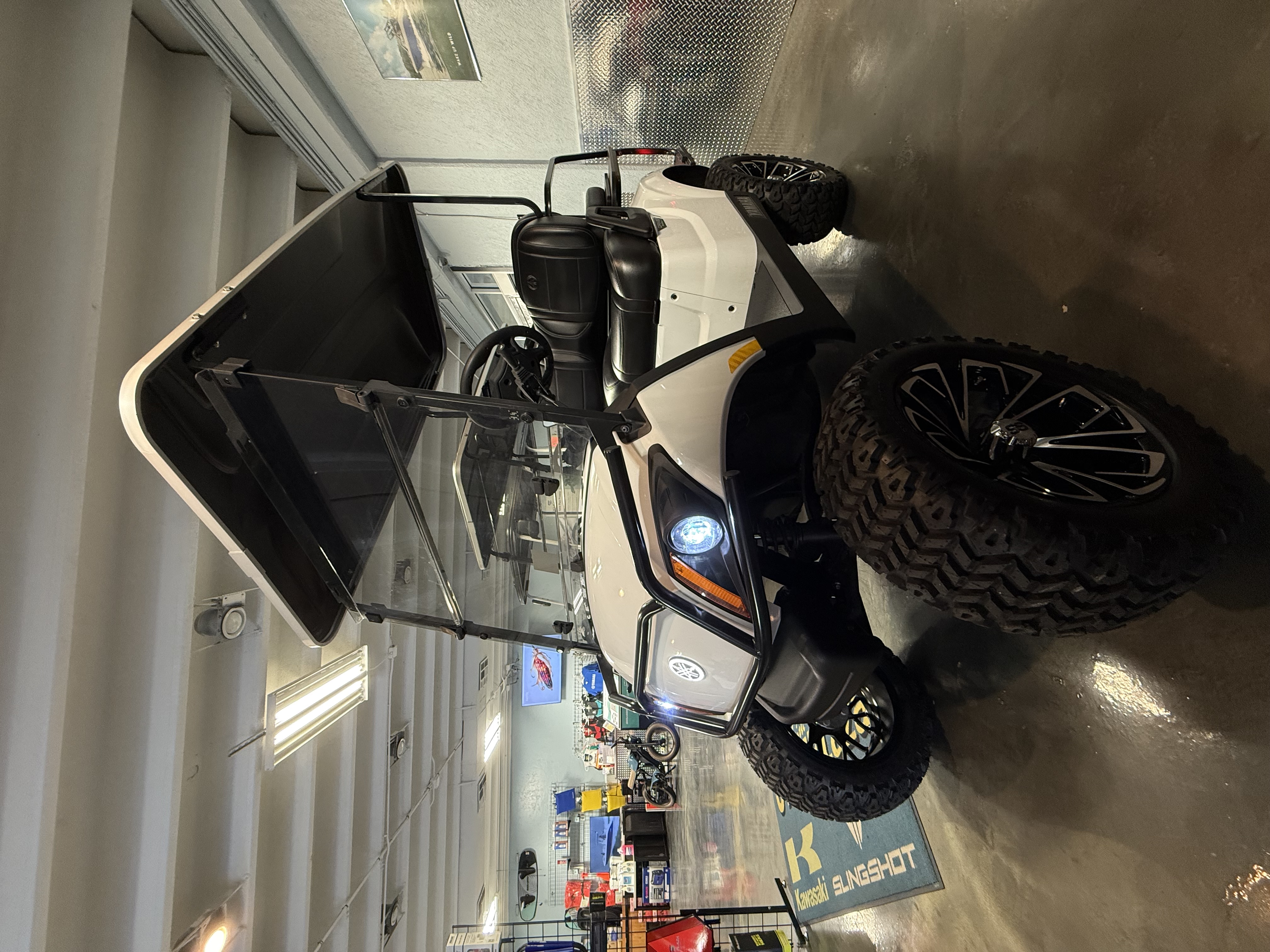 2025 Yamaha Golf Car Drive2 Adventurer Sport 2+2 QuieTech EFI Golf Car