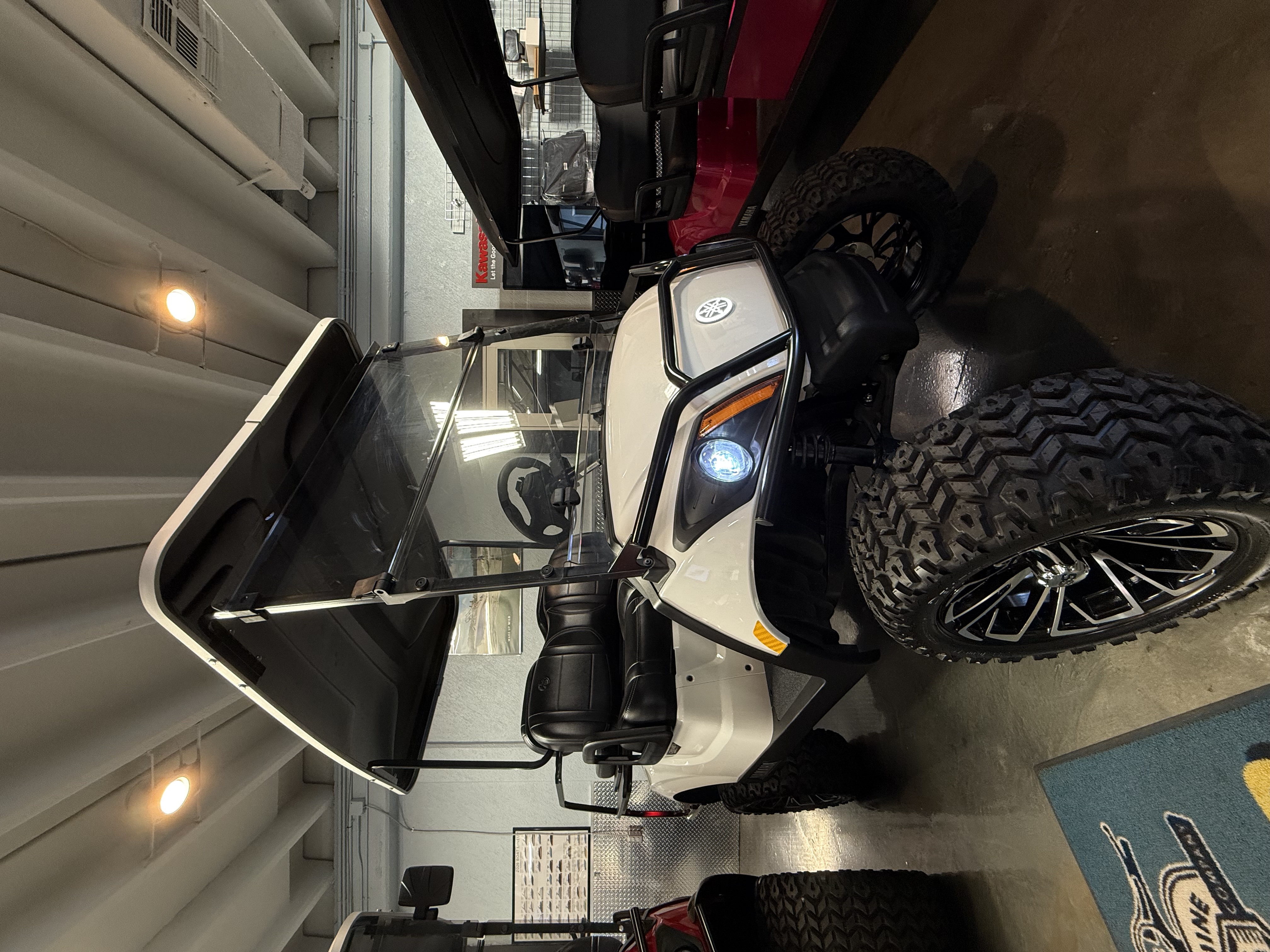 2025 Yamaha Golf Car Drive2 Adventurer Sport 2+2 QuieTech EFI Golf Car