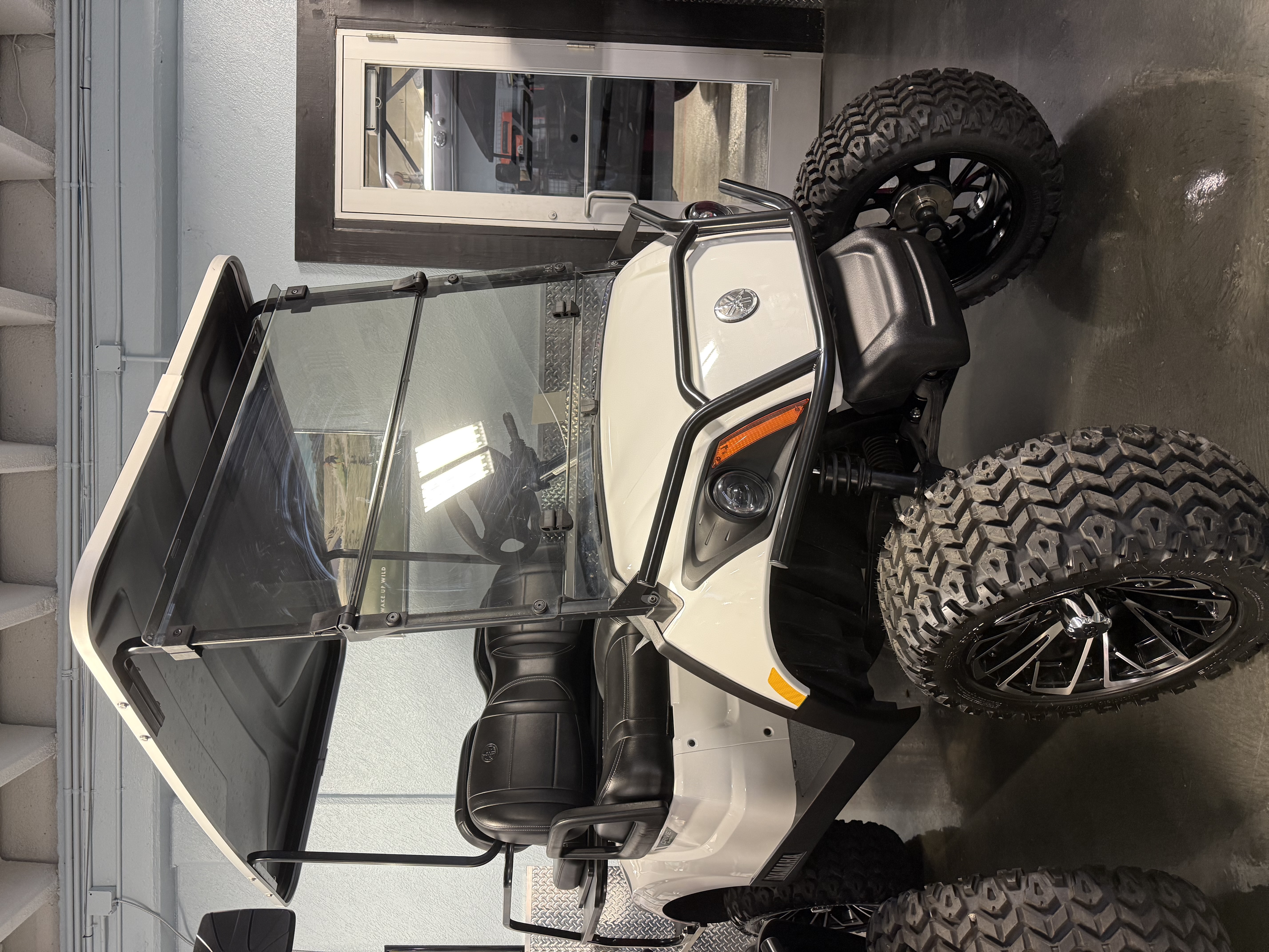 2025 Yamaha Golf Car Drive2 Adventurer Sport 2+2 QuieTech EFI Golf Car